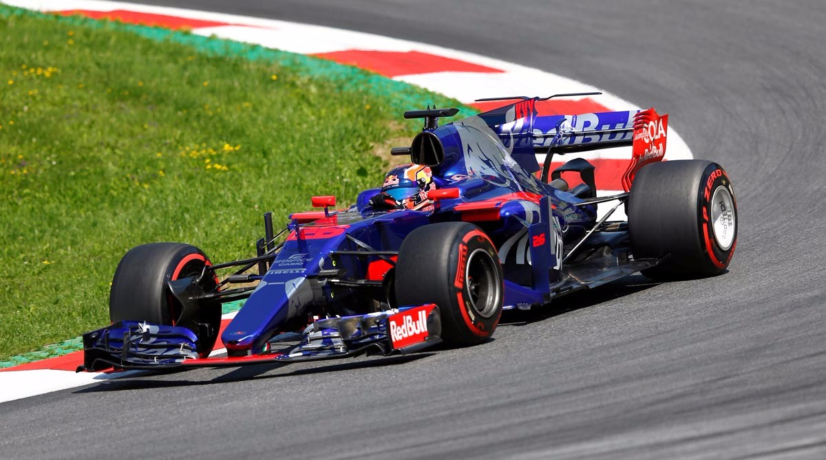 索伯车队绝杀哈斯车队，拉塞尔带队取胜