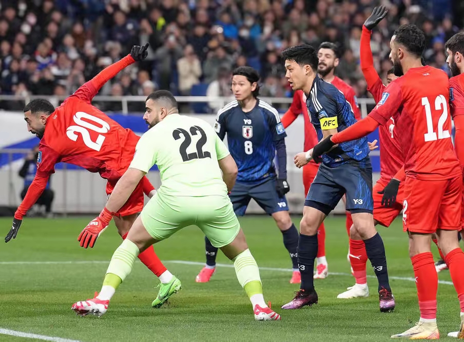 日本队碾压韩国队,桃田贤斗统治全场 日本队碾压韩国队,桃田贤斗统治全场