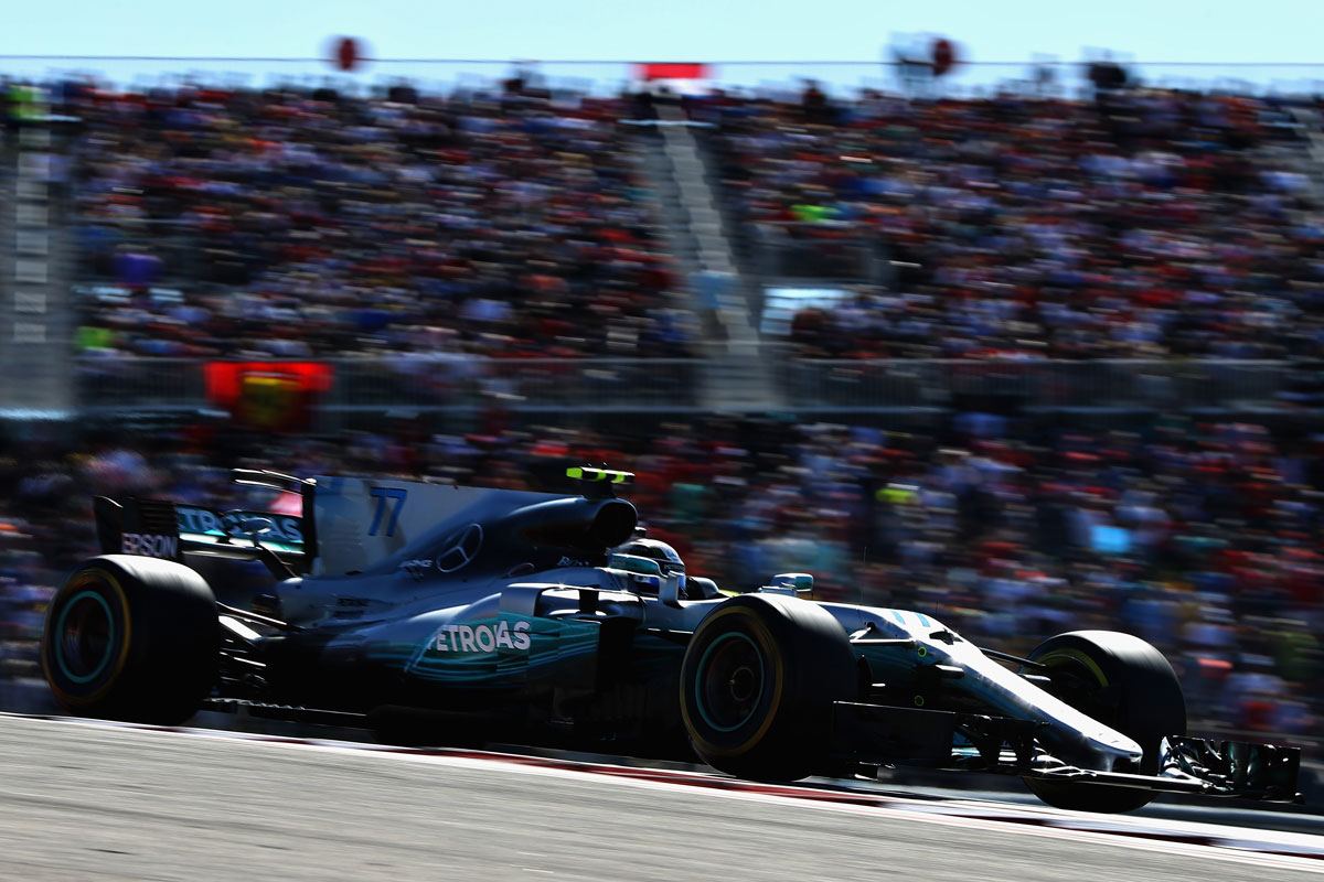 梅赛德斯翻盘雷诺车队，汉密尔顿惊艳四座